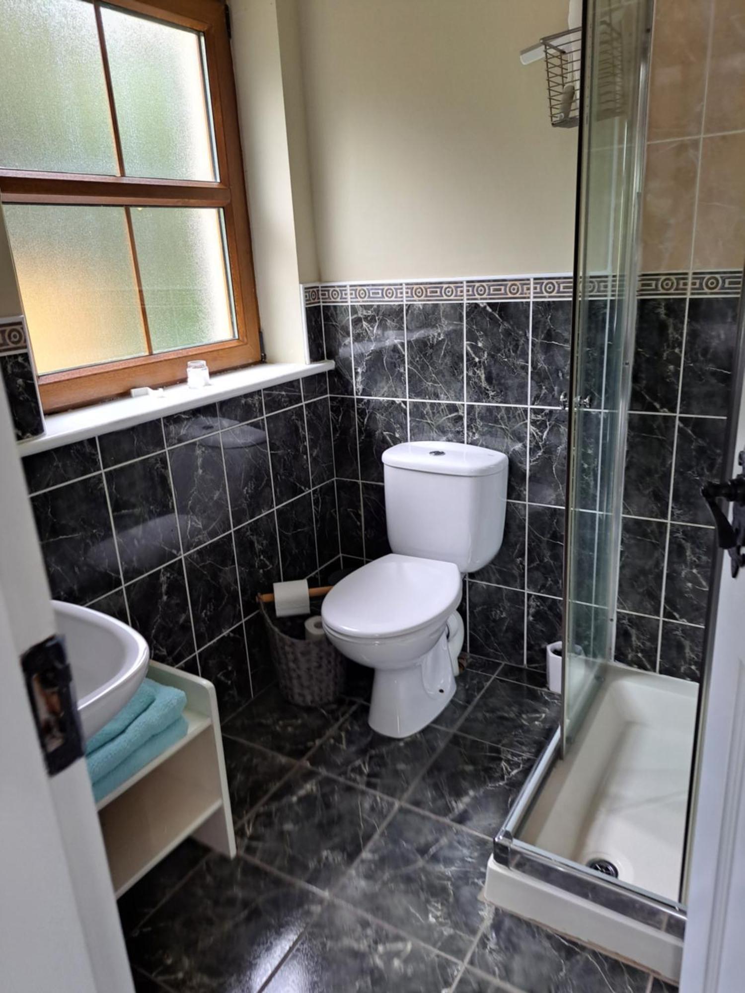 Pollys Haven Apartment Ballybrack  Bagian luar foto